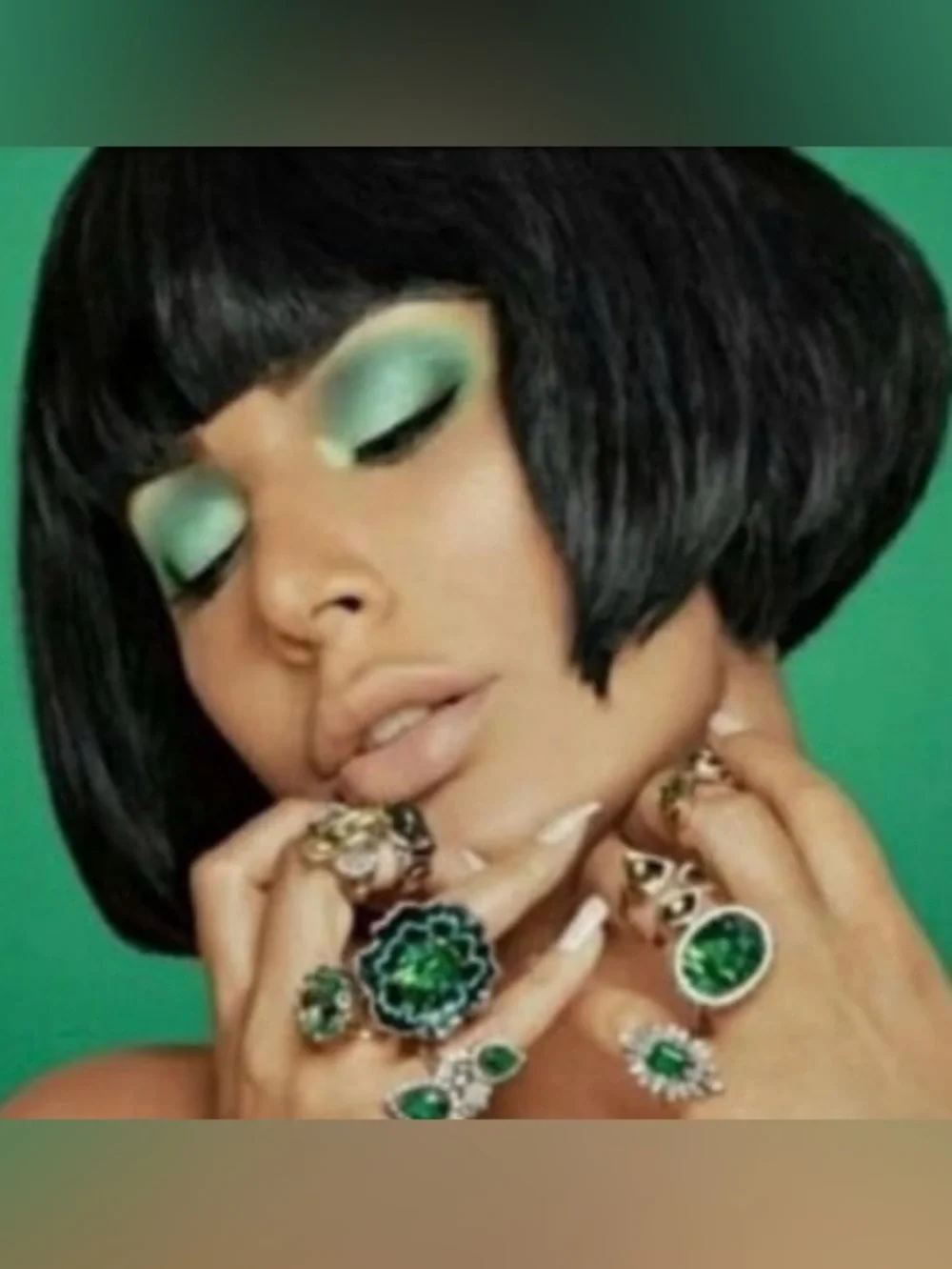 NIB Huda Beauty Emerald Obsessions Eyeshadow Palette